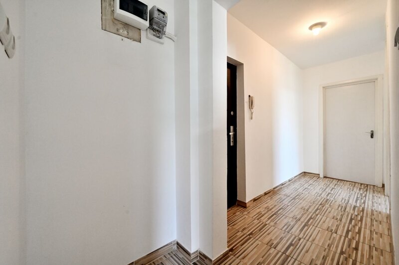 Maresal Averescu 5, Casin, Arcul de Triumf, Ion Mihalache, Domenii,