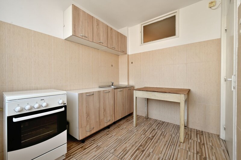 Maresal Averescu 5, Casin, Arcul de Triumf, Ion Mihalache, Domenii,