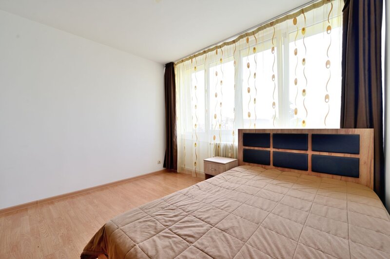 Maresal Averescu 5, Casin, Arcul de Triumf, Ion Mihalache, Domenii,