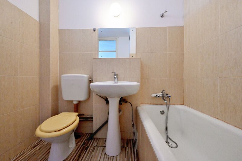 Maresal Averescu 5, Casin, Arcul de Triumf, Ion Mihalache, Domenii,